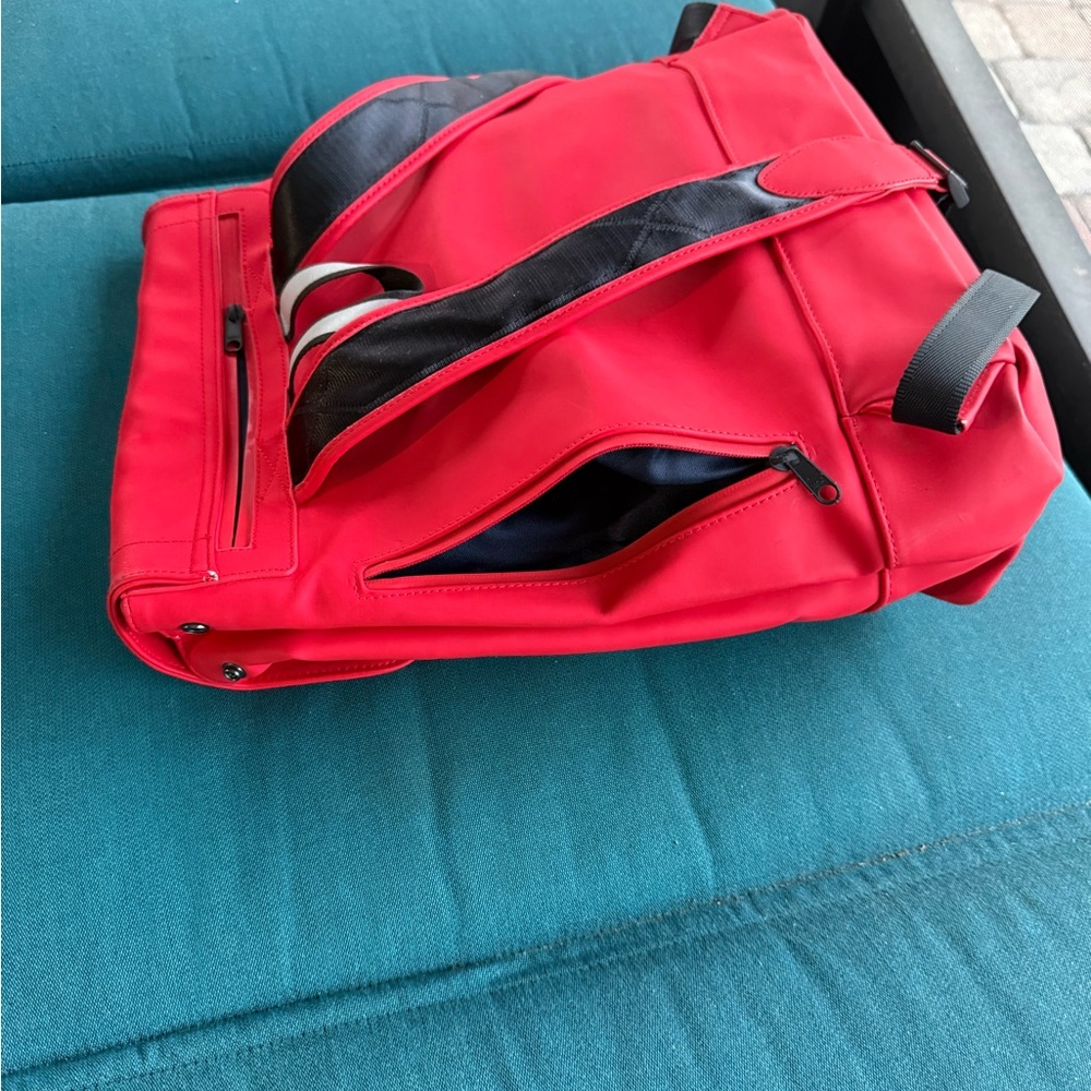 Hunter Bold Red Backpack - Picture 11 of 15